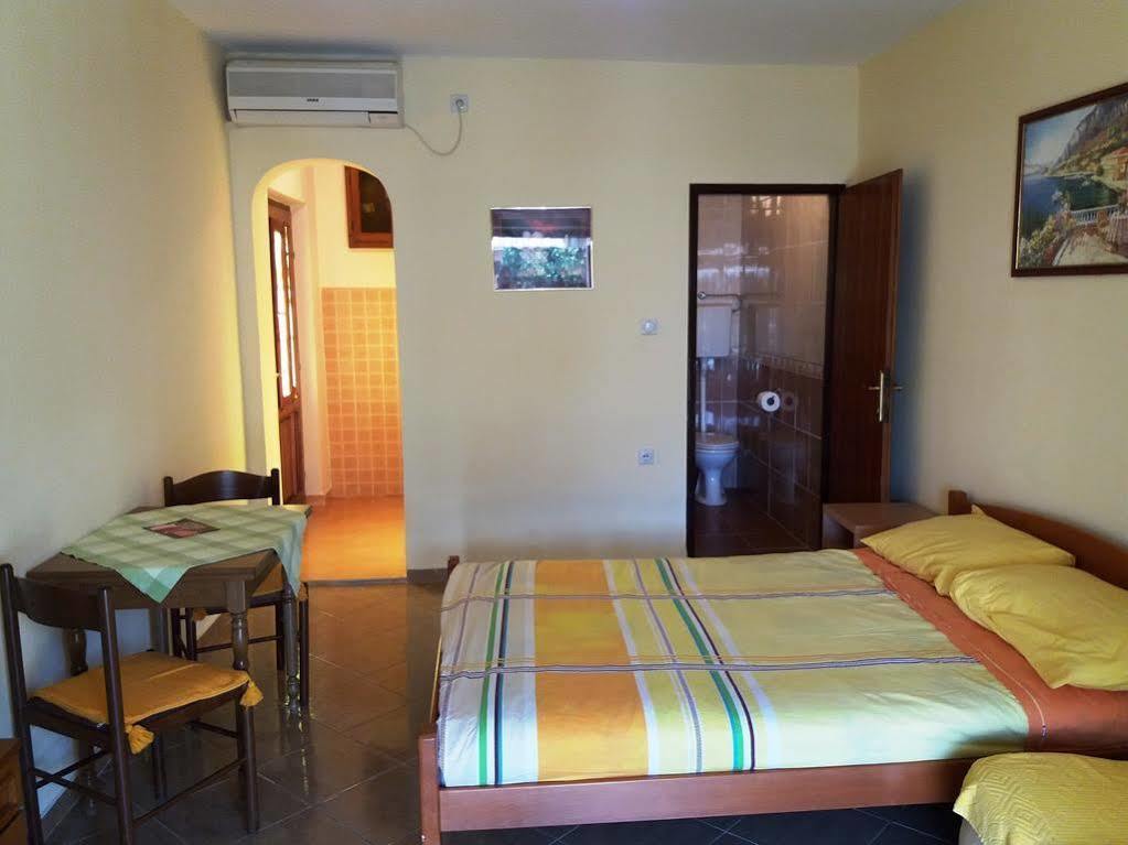 Studio Apartments Petkovic Tivat Exteriér fotografie